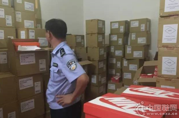 С��������Ь׬��ǧ�� һ˫Ь����׬400Ԫ