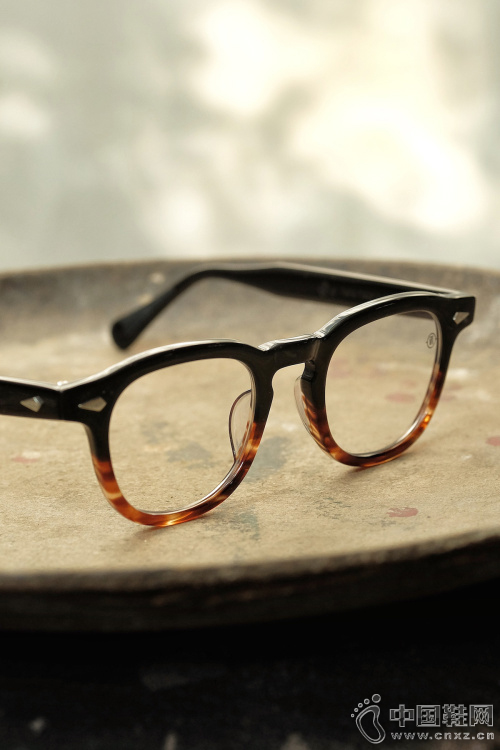 TVR 504 Celluloid �۾���ɫ�ϼ�