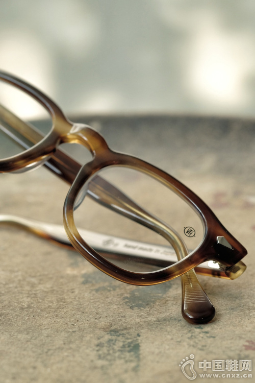 TVR 504 Celluloid �۾���ɫ�ϼ�