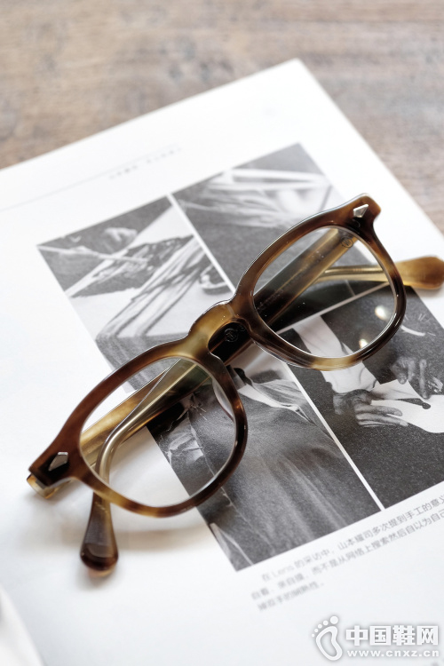 TVR 504 Celluloid �۾���ɫ�ϼ�