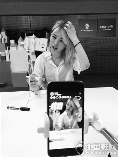 Ů����С���������˿�������߻���