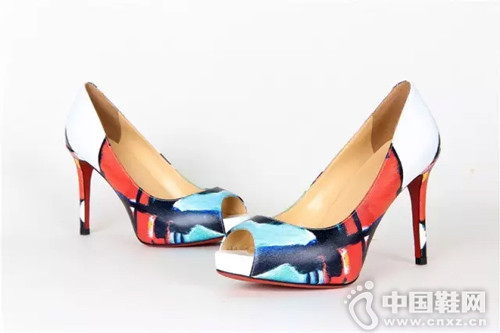 �����ǵĲ��á�ϵ������ŮЬ