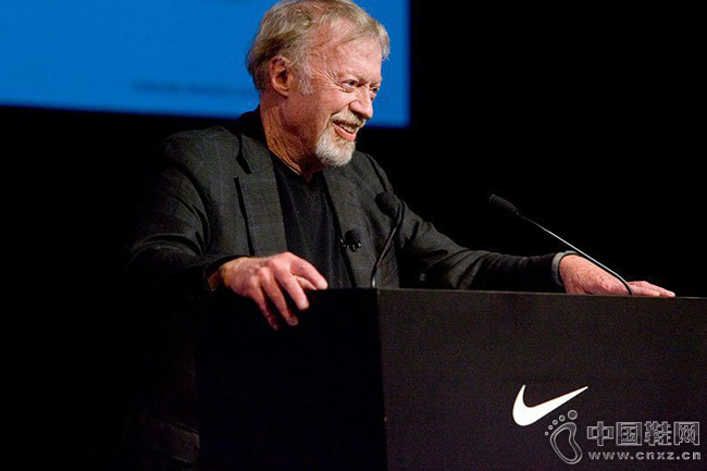 Nike Inc. �Ϳ˼������ϴ�ʼ��Phil Knight