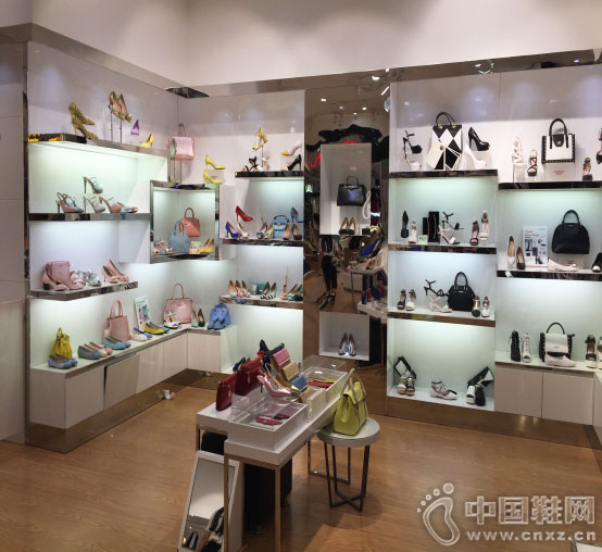 ����ūŮЬ����