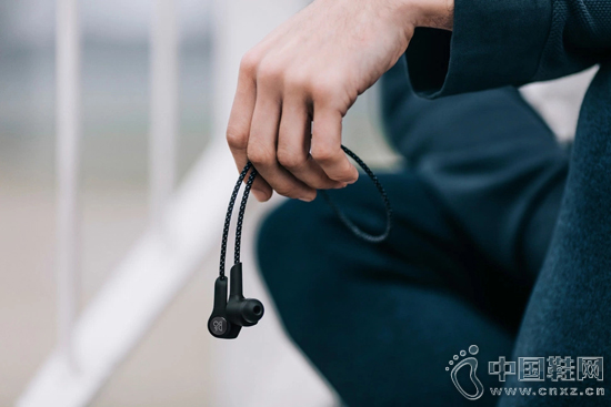 B&O Play ���¹Ҿ�ʽ�������� Beoplay H5