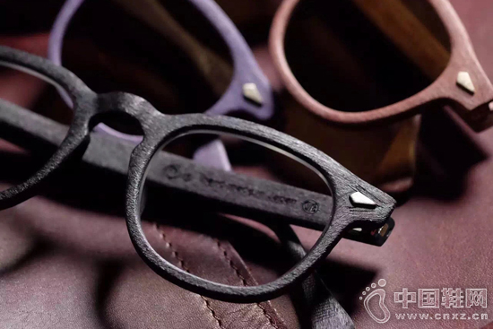 TVR ���¡�Black Woody Carved����ľ����