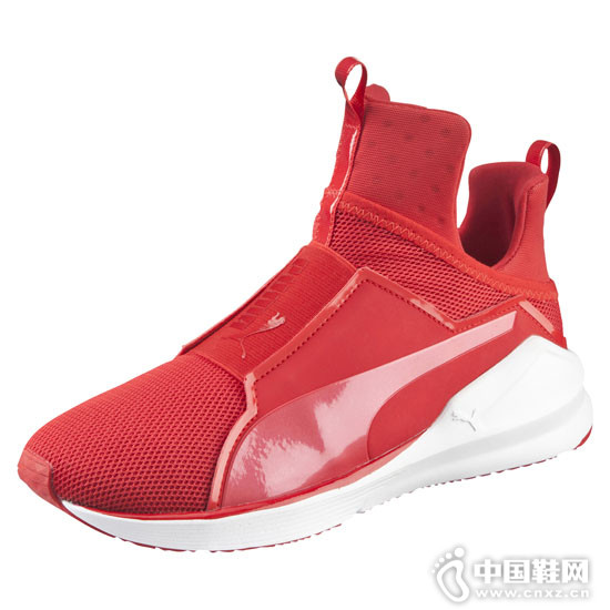 PUMA �Ƴ���һ�� PUMA Fierce Ů��ѵ��Ь