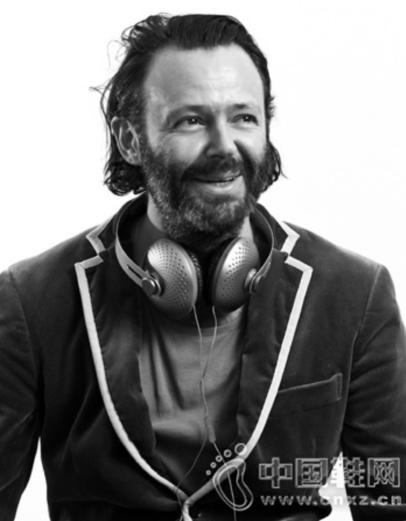 ���ʦMichael Young