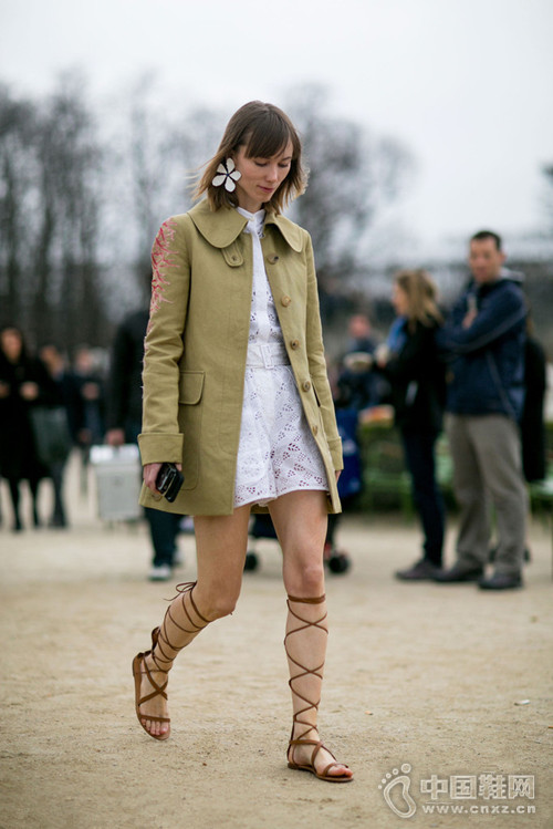 �������ճ����ƽ������Ь ʱ�������ʼ��