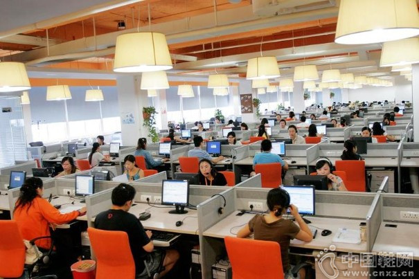 �����и������Ŷӣ�ÿ�칤������������