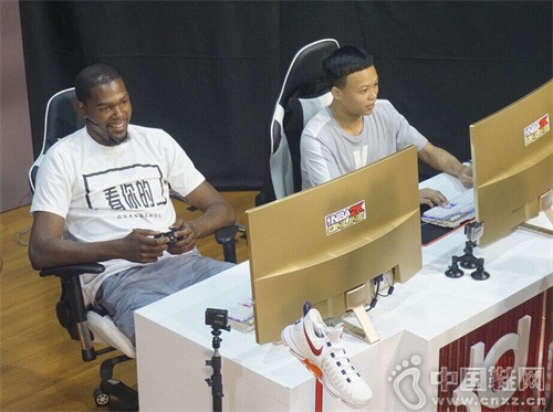 �Ϳ�Я��NBA2KOL ���ƶ�����������Ϸֱ����