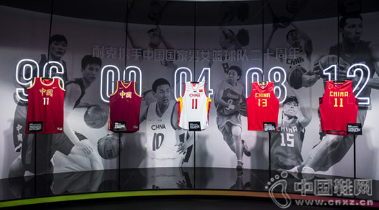 �Ϳ�Я���й�������Ů����������