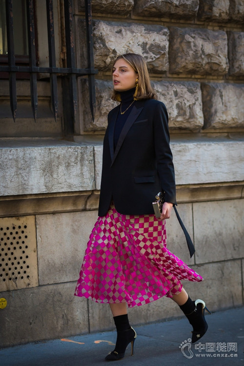 ���ú�ɫ����ʱװ�� ���������ļ���ֻchic��������