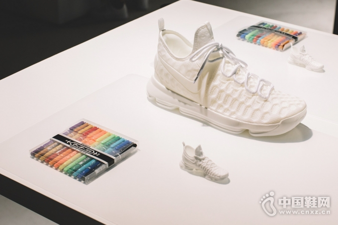 Nike 852 X KD չ����Ļ