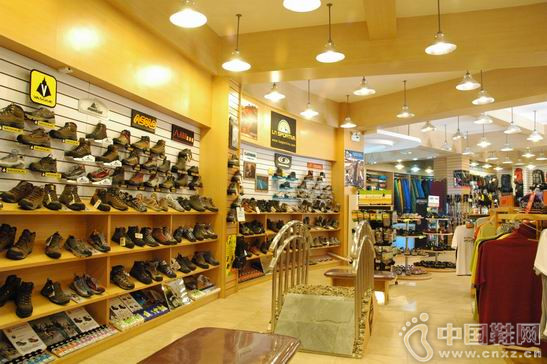 ������ר����