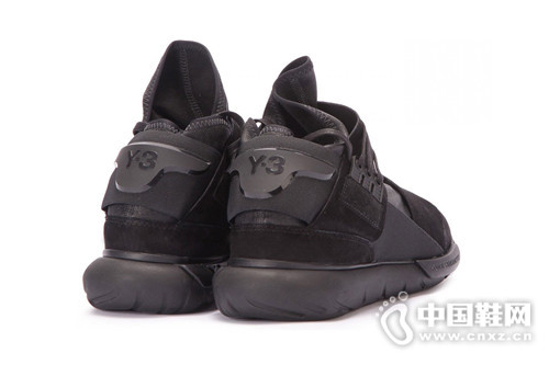 ������ʿ��Y-3 Qasa High �ݻ�Ƥ��汾