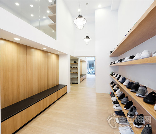 INVINCIBLE �����µ�