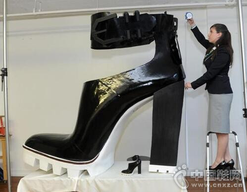 ���������߸�Ь���ߴ�1.85��