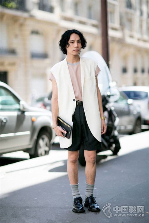 С��Ь�������Ǿͻ�˫��ɫ����Ь