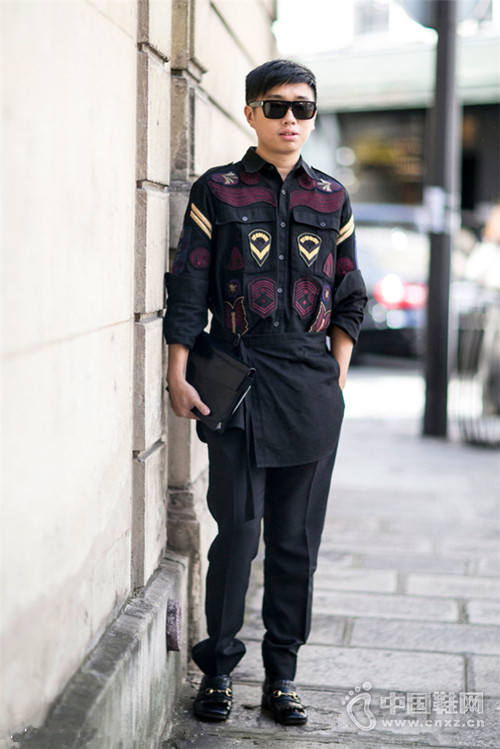 С��Ь�������Ǿͻ�˫��ɫ����Ь