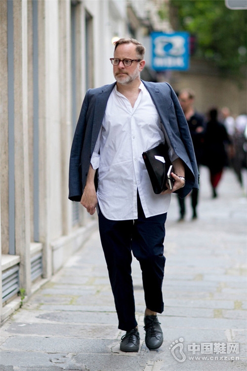 С��Ь�������Ǿͻ�˫��ɫ����Ь