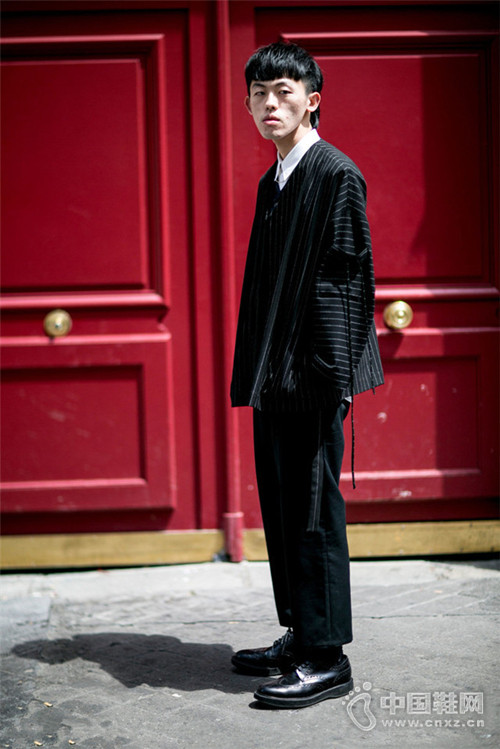 С��Ь�������Ǿͻ�˫��ɫ����Ь