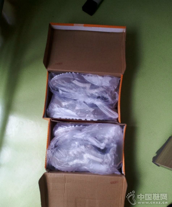 ��Ůʿ������������˶�Ь