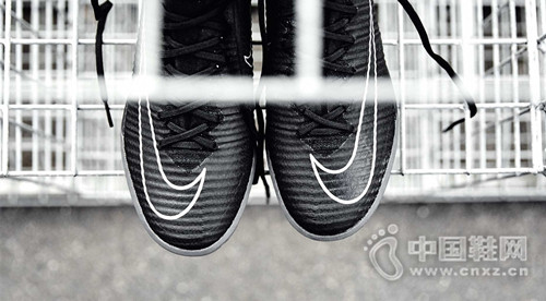 Pitch Dark FootballX��ɫС��ϵ��