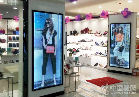 ����ūƷ��ŮЬ