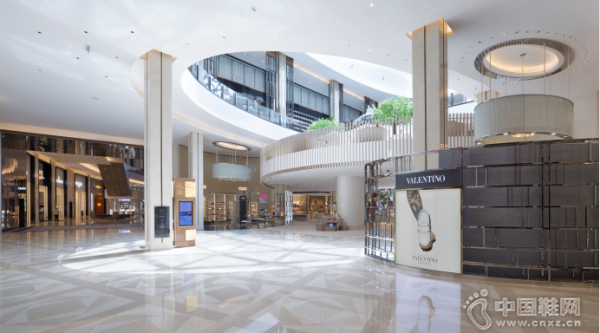 DFS���°���T�㳡�Ƴ��׸�Ь��ר��