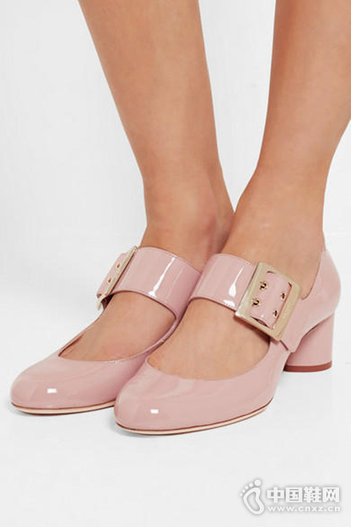 ����100�����������Ь