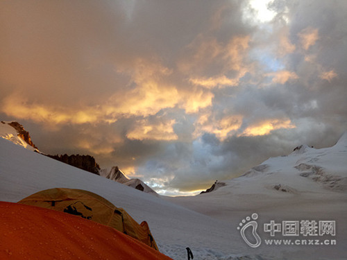 �й����ʴ�ѧ(����)�ɹ��Ƕ�ȸ��ɽ