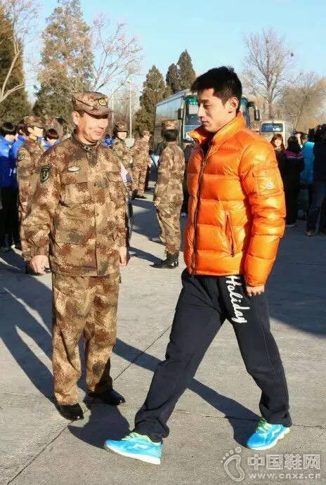 �ż̿������˫Ь�����ж���