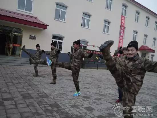 �ż̿������˫Ь�����ж���