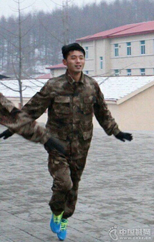 �ż̿������˫Ь�����ж���