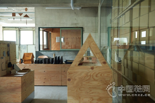 Hender Scheme �{�����콢��