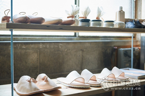 Hender Scheme �{�����콢��