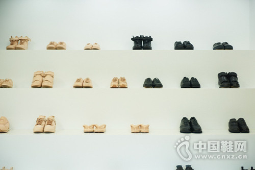 Hender Scheme �{�����콢��