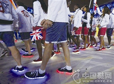 Ӣ���Ӷ�Ա���ķ���Ь