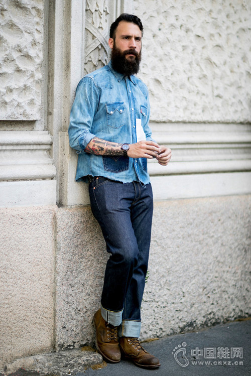 ����������н��Ĵ���ʾ��ţ�г�������Ӧ��