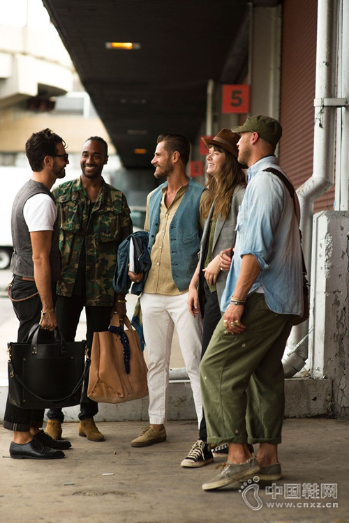 ����������н��Ĵ���ʾ��ţ�г�������Ӧ��