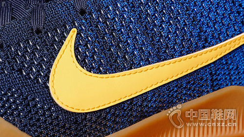 ֿ����������һ˫MambaCurial��������