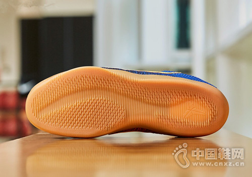 ֿ����������һ˫MambaCurial��������