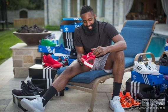 ����ǩ��Ь