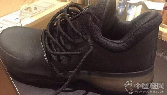 ����ǩ��սѥ