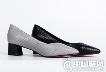 ����ūŮЬ����б�Ƽ�ͷ�ָ�Ь