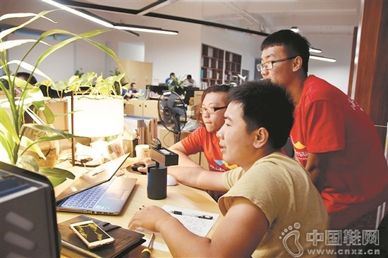 ���ѧԱ�ǼӰ������Ǽҳ��㷹