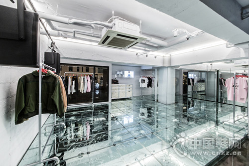 C.E ��������ɽ�콢��