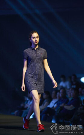 ��ͳ����Ь