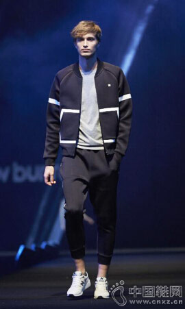 ��ͳ����Ь